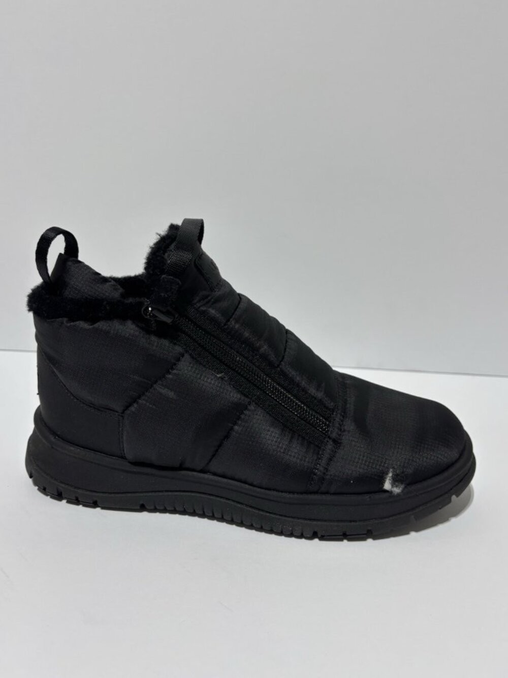 UGG Women’s Lakesider Zip Puff Black Waterproof Boots, Size 6 M